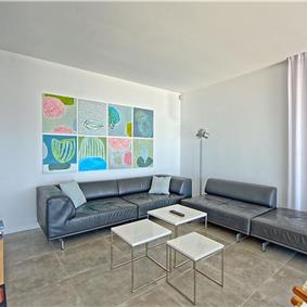 5 bedroom luxury villa with infinity pool, sea views and tennis court near Chania, sleeps 10